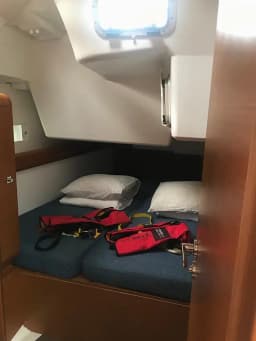 Sun Odyssey 519 in Mallorca / Palma de Mallorca / La Lonja Marina Charter thumbnail 5