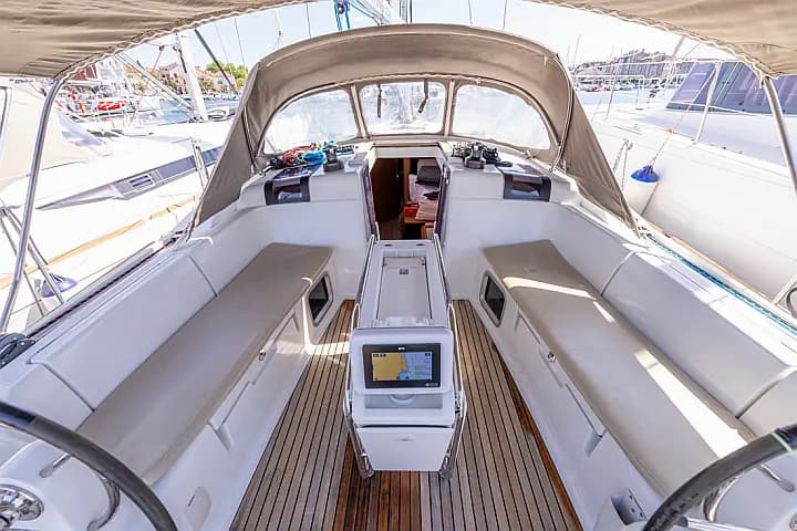 Sun Odyssey 449 in Izola / Marina Izola - Photo 4