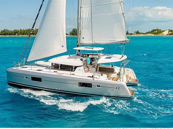 Lagoon 42 in Hyeres - image 1