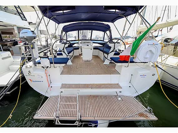 Oceanis 46.1 in Sardinia / Olbia / Marina di Olbia - Photo 2