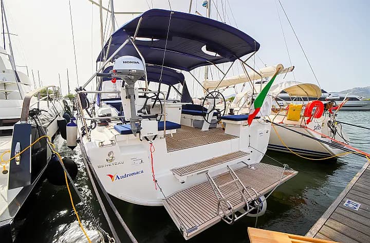 Oceanis 46.1 in Sardinia / Olbia / Marina di Olbia - Photo 1