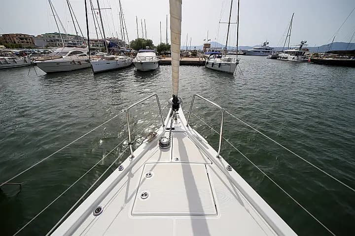 Oceanis 46.1 in Sardinia / Olbia / Marina di Olbia - Photo 1