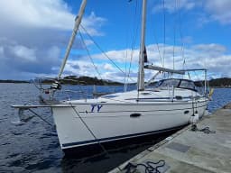 Bavaria 39 Cruiser in Hjellestad Marina thumbnail 7