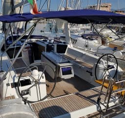 Oceanis 45 in Sicily / Furnari / Marina Portorosa thumbnail 7