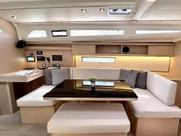 Oceanis 40.1 in Corfu / Gouvia / D-Marin Marina Gouvia thumbnail 10