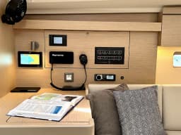 Oceanis 40.1 in Corfu / Gouvia / D-Marin Marina Gouvia thumbnail 14