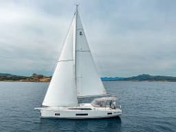 Oceanis 46.1 in Sardinia / Cannigione thumbnail 10