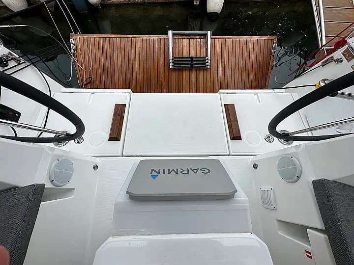 Oceanis 34.1 in Athens / Alimos Marina - Photo 5