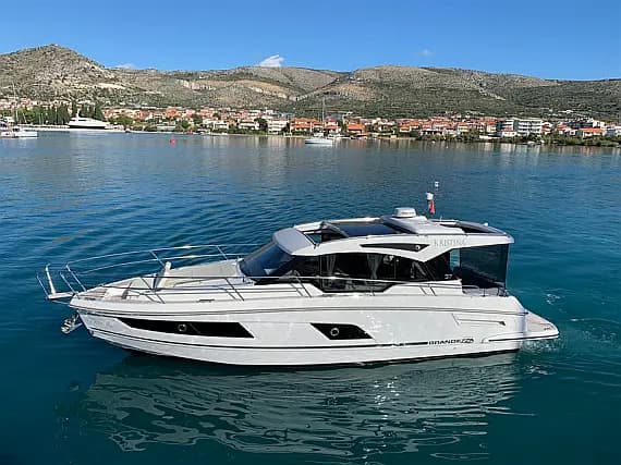 Grandezza 37 CA in Trogir / SCT Marina Trogir - Photo 1