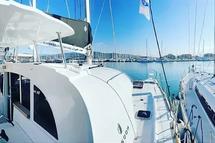 Lagoon 380 in Lefkada / Port of Lefkas - Photo 5