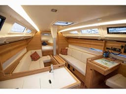 Salona 380 in Izola / Marina Izola thumbnail 2