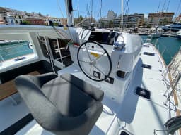 Lagoon 40 in Ibiza / Marina Port Ibiza thumbnail 18