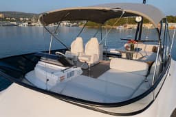Azimut S7 in Šibenik / D-Marin Marina Mandalina thumbnail 15