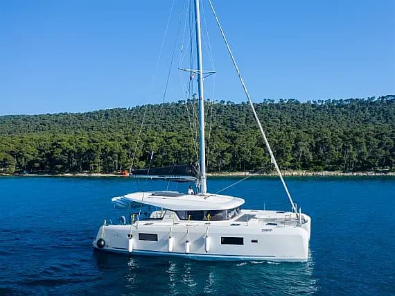 Lagoon 42 in Kaštel Gomilica / Marina Kaštela - Photo 1