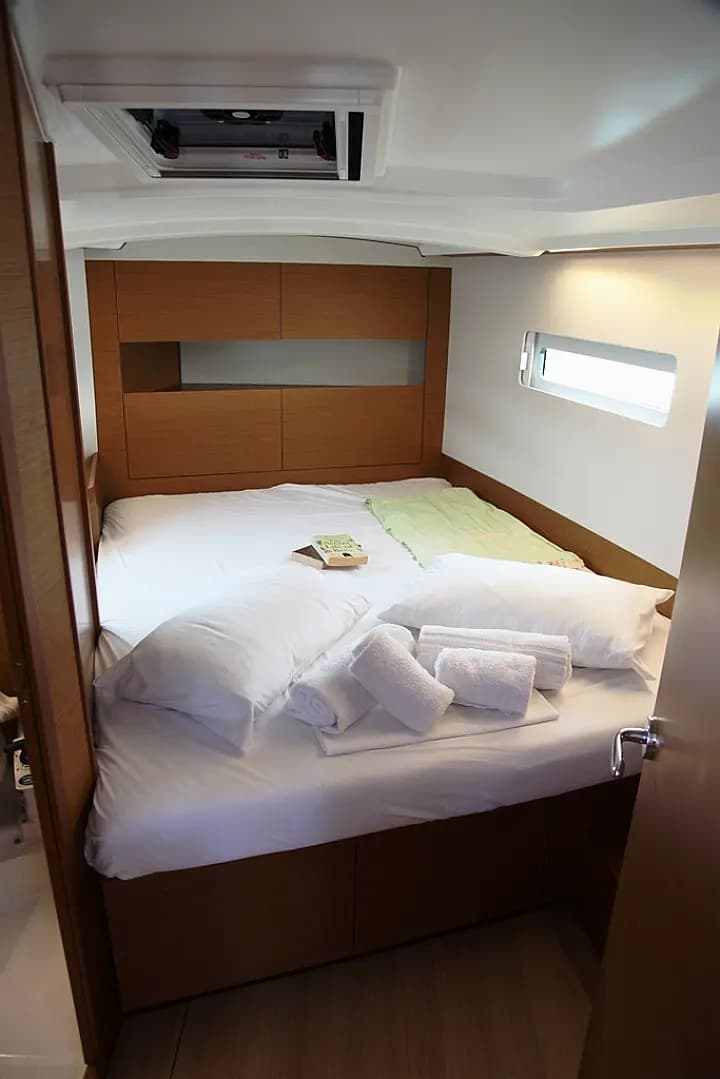 Sun Odyssey 410 in Corfu / Mpenitses / Marina Benitses - Photo 4