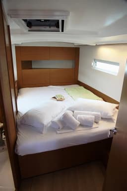 Sun Odyssey 410 in Corfu / Mpenitses / Marina Benitses thumbnail 3