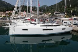 Sun Odyssey 410 in Corfu / Mpenitses / Marina Benitses thumbnail 7