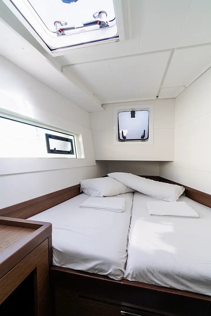 Lagoon 40 in Sicily / Furnari / Marina Portorosa - Photo 4