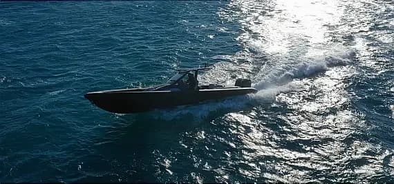 Technohull Explorer 40 in Mykonos / Ornos bay - Photo 2