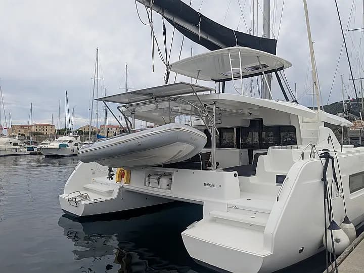 Lagoon 46 in Corsica / Ajaccio / Port Tino Rossi - Photo 4