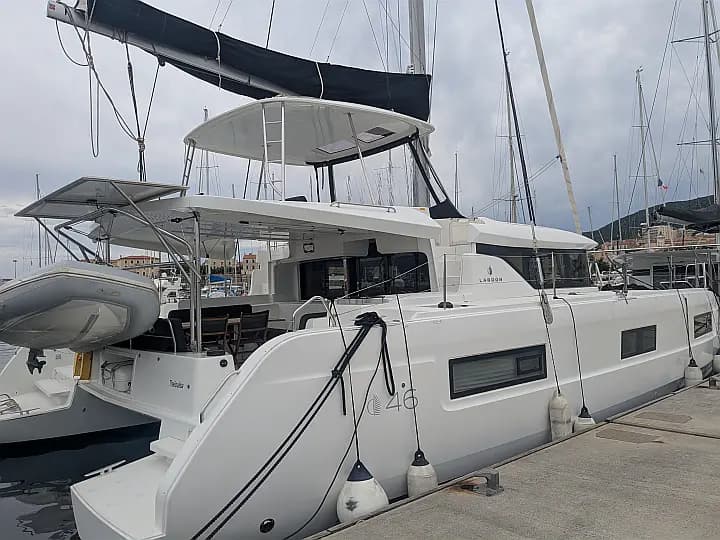 Lagoon 46 in Corsica / Ajaccio / Port Tino Rossi - Photo 5