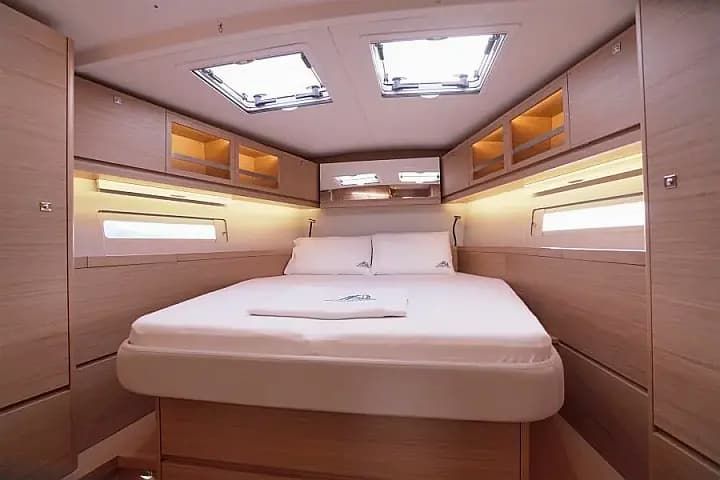 Dufour 520 Grand Large in Marmaris Yacht Marina - Photo 4