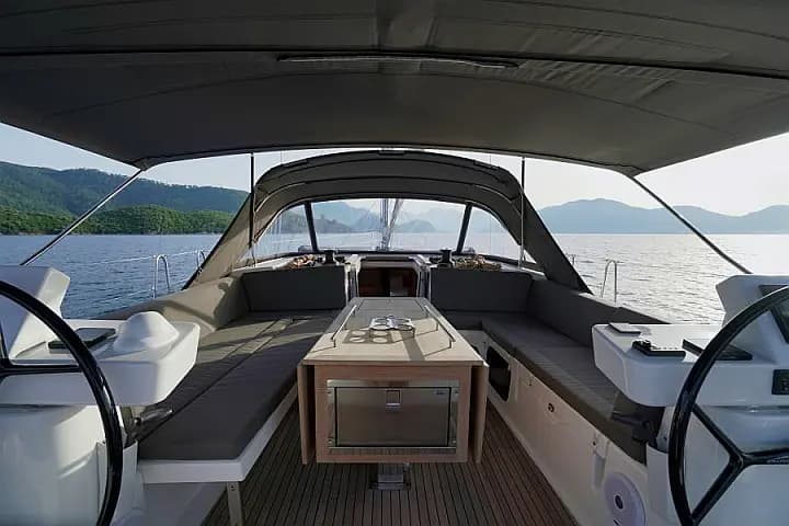 Dufour 520 Grand Large in Marmaris Yacht Marina - Photo 5