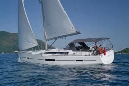 Dufour 520 Grand Large in Marmaris Yacht Marina thumbnail 7