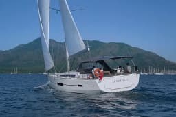 Dufour 520 Grand Large in Marmaris Yacht Marina thumbnail 8