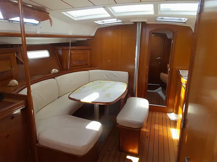 Oceanis 393 in Split / Marina Zenta - Photo 4