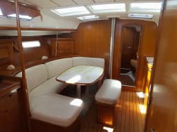 Oceanis 393 in Split / Marina Zenta thumbnail 3