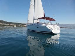 Oceanis 393 in Split / Marina Zenta thumbnail 6