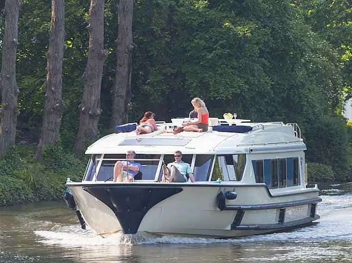 Vision 4 in Portumna / Connaught Harbour - image 1