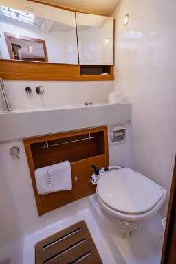 Dufour 470 in Kaštel Gomilica / Marina Kaštela thumbnail 16