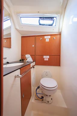 Bavaria Cruiser 46 in Athens / Alimos Marina thumbnail 4