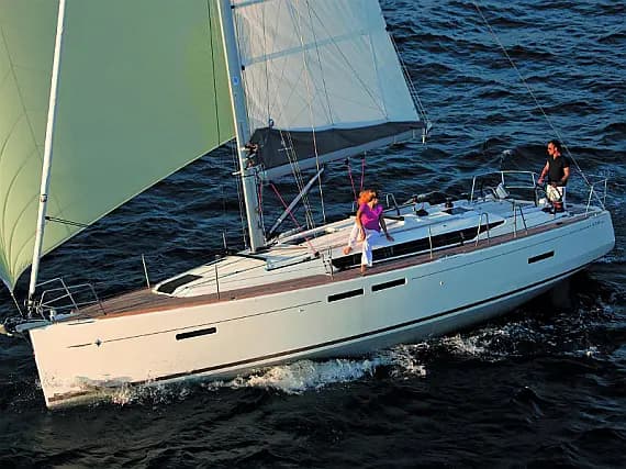 Oceanis 411 in Sardinia / Cannigione - image 1