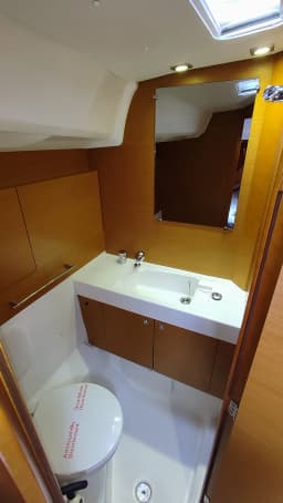Sun Odyssey 469 in Volos / Port of Volos thumbnail 13