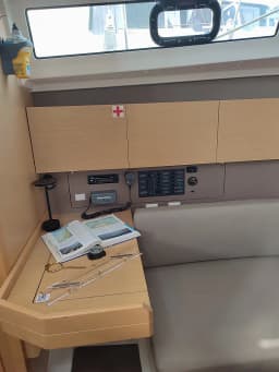 Oceanis 38 in Lefkada / D-Marin Marina Lefkas thumbnail 12