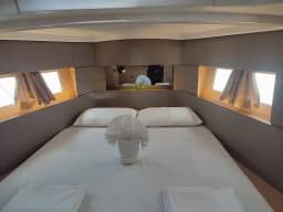 Oceanis 38 in Lefkada / D-Marin Marina Lefkas thumbnail 13