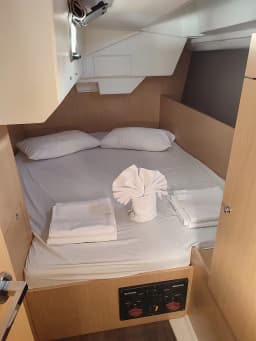 Oceanis 38 in Lefkada / D-Marin Marina Lefkas thumbnail 14