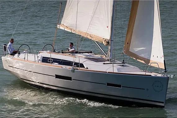 Dufour 382 Grand Large in Athens / Alimos Marina - Photo 1