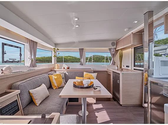 Lagoon 40 in Athens / Alimos Marina - Photo 3