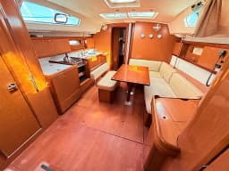 Oceanis 43 in Sukošan / D-Marin Dalmacija Marina thumbnail 2