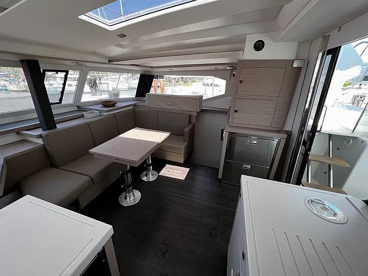 Astréa 42 in Sukošan / D-Marin Dalmacija Marina - Photo 4