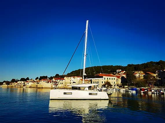 Lagoon 40 in Sukošan / D-Marin Dalmacija Marina - Photo 1