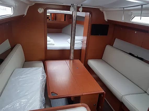 Dufour 360 Grand Large in Dubrovnik / ACI Marina Dubrovnik - Photo 3