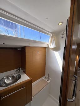 Sun Odyssey 419 in Tortola / Road Town / Fort Burt Marina thumbnail 21