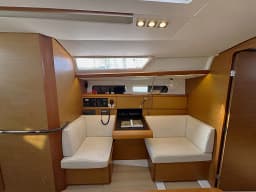 Sun Odyssey 419 in Tortola / Road Town / Fort Burt Marina thumbnail 3