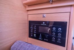 Dufour 430 in Primošten / Marina Kremik thumbnail 15