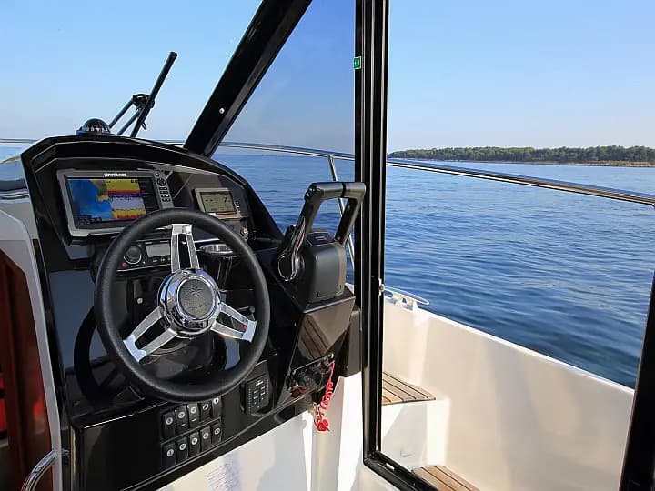 Merry Fisher 895 in Split / ACI Marina Split - Photo 4